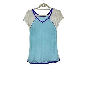 Y2K Lululemon Mesh Stripe V-Neck Active Top | Size 6  Description: Throw it back